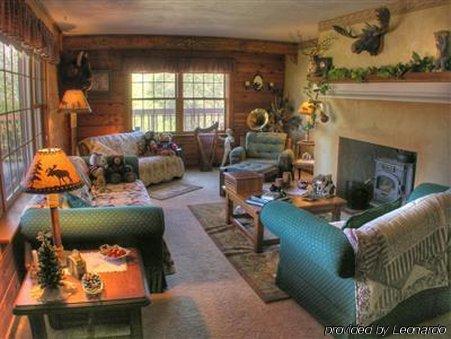 The Log House Lodge Three Rivers Oda fotoğraf